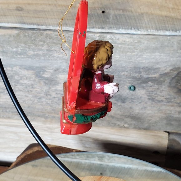 Christmas Treasures Ornament Cherub Angel on Stained Glass Throne - Vintage 70's - Picture 5 of 6